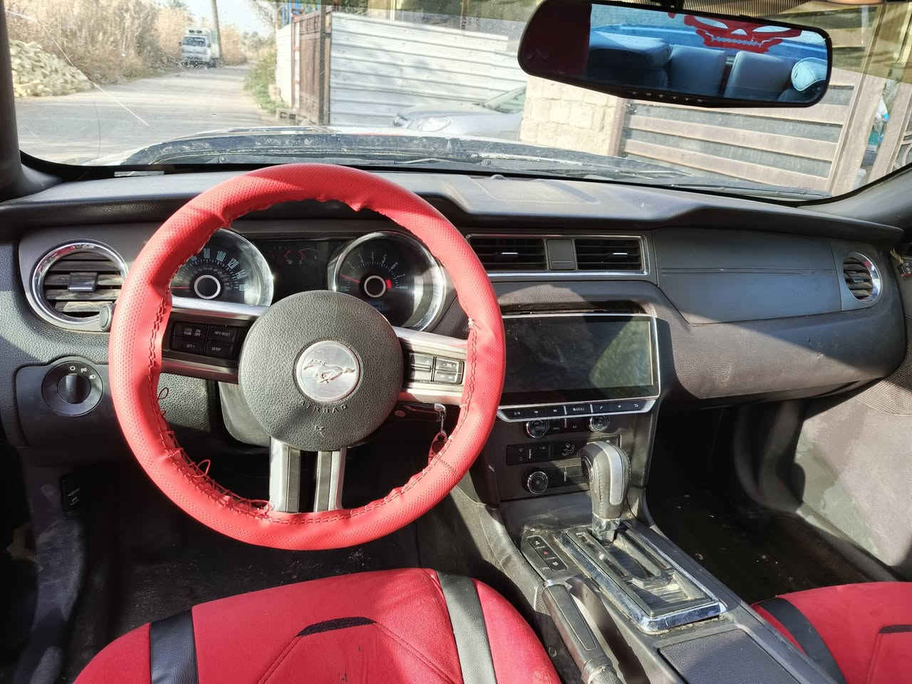 سلام عليكم موستنك موديل 2013 رقم بغداد كير محرك مكفولات حدادية كاملة نقص دعامية سعر 75 وترهم قسط مكاني بغداد ***********
