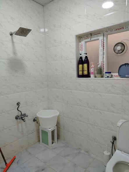 دار للبيع طابو ملك صرف مساحة 150متر طابقين موقع حي واسطي الكفاءات 4غرف نوم واستقبال هول مطبخ وصحيات كراج البيت فول سيراميك سقف ثانوي نضام دكت سعر 210مليون وبي مجال

التعامل معه صاحب الدار مباشر

--------------'----------'---------------

عنوان المكتب#

سايدين النجده قرب بانزين خانة الاصدقاء
اوالاتصال عله الارقام

(***********)《***********
