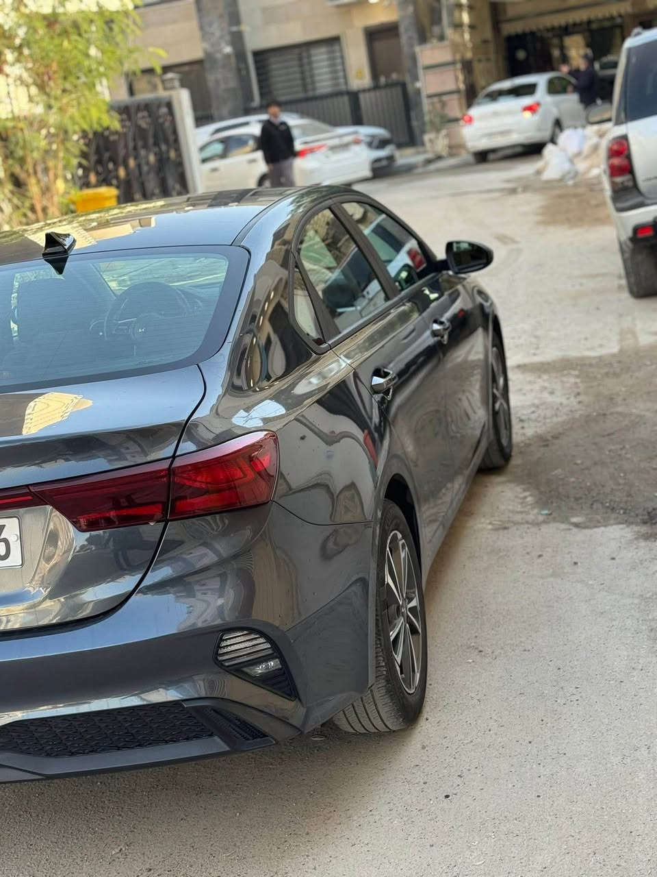 سلام عليكم . 

KiA فورتي . 
موديل 2023
لون رصاصي

فحص و هزه و سنويه جديد . رقم أربيل . 

المواصفات . 

■ فول تحكم ستيرن . 
■ شاشه كبيره . 
■ كامره خلفيه . 
■ تحديد مسار . 
■ رادار امامي . 
■ تثبيت سرعه . 
■ ثلاث أنظمة قياده 
■ توقف ذاتي .  
■ السياره جاهزه من جميع النواحي 
بدون ايرباك
  
■حادث صبغ شبر جاملغ وشبر بنيد فقط بدون 
دواخل شاصي لغد كفاله 
السعر 158
مكانها بغداد
للتواصل *********** بغداد, العراق
