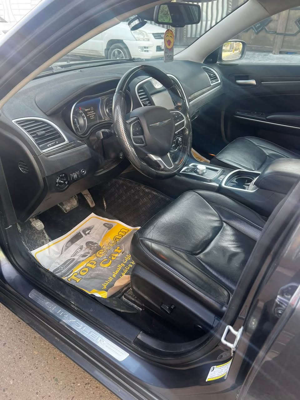 سلام عليكم اوباما c300 ٢٠١٩ للبيع موصفات فول واحد على واحد بدون راداًر ماشيه ٩٠ كيلو متر حادث سيار بارد بدون ايرباك دواخل كله كفاله صبع بس دعاميات 
رقم ***********
