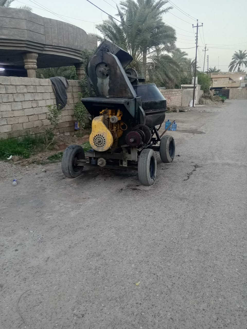 سلام عليكم خباطه للبيع شرط شغل 2بيه مجال الرقم ***********
