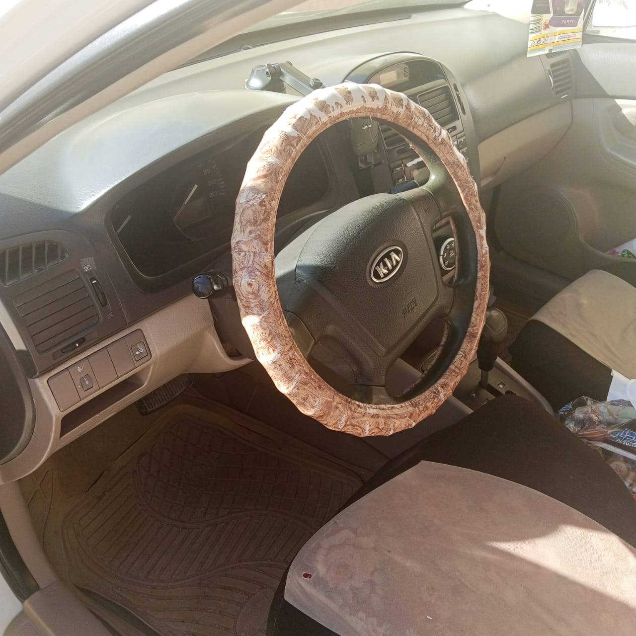 السلام عليكم
كيا سيراتو ٢٠٠٩ خليجي 

محرك ١٦٠٠

رقم قادسيه سنويه بسمي

السيارة خير من الله 

جاهزه للشغل 

تبريد *********** غير متواجد على الفيس مكلف بنشر ***********. السعر ٨٦ بيها مجال حك الجيه مكان السيارة شامية
