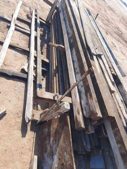 السلام عليكم قالب خشب البيع ***********
