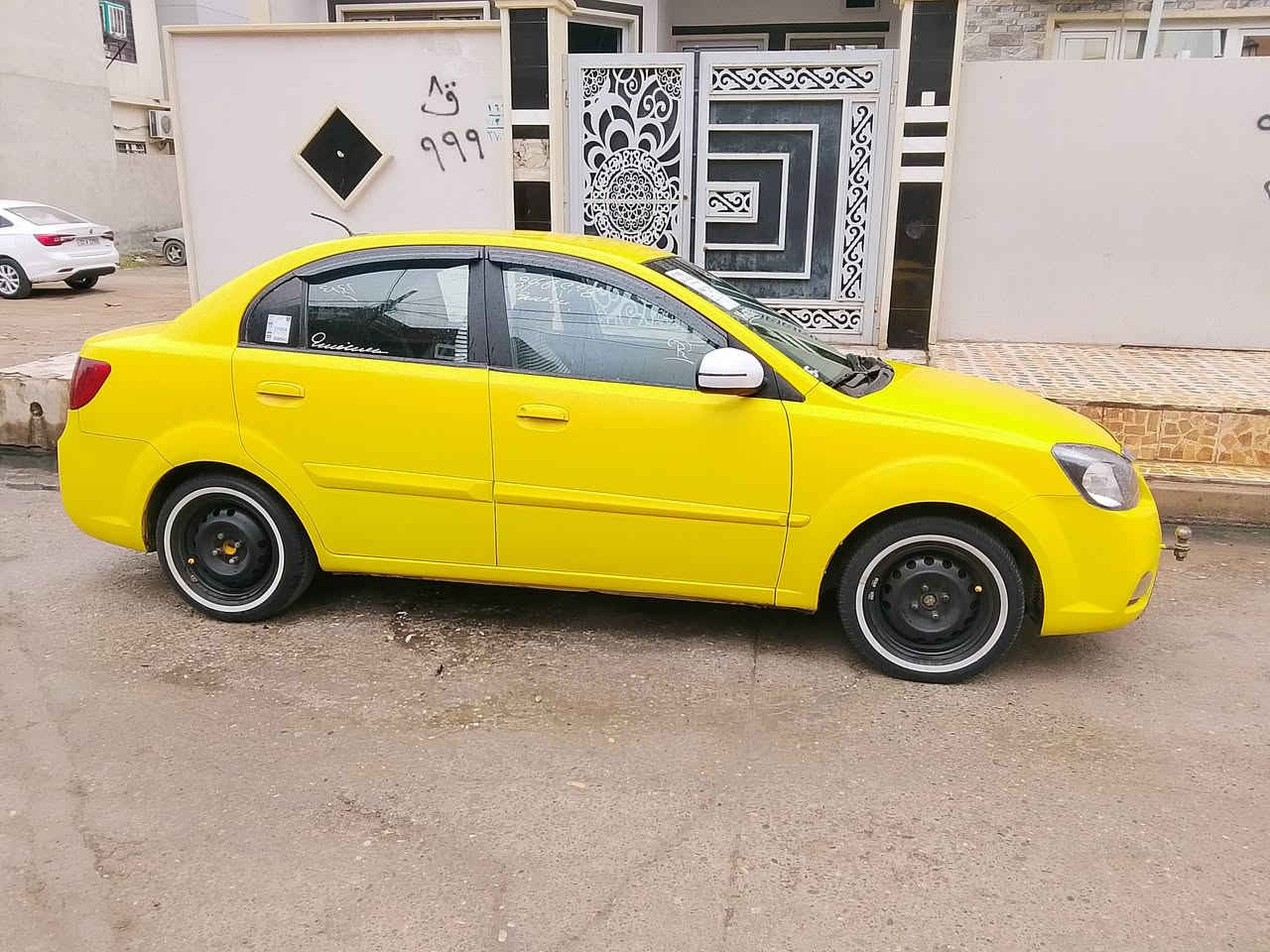 ريو 2010 امريكي رقم بغداد
كابون بانزين بيها هيئه غرامه صفر 
بدون ضرر كود واحد كلها ضررها باب السائق معجون
مكينه كير شرط تبريد ثلج قفل مركزي 
شرط الوكاله والتحويل 
***********  /***********
