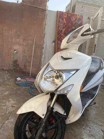 سلام عليكم❤️
سكنس لد٢٠١٤🤍
الدراجه نضافتة شوفه عينكم 
دراجه معتني بيه ادامه كل فتره 
ومنضومه زنون مال سيارات 
تايرات جدد
ضفيره مكفوله 
كهربائيات من طول ال طول شغاله 
الدراجه كله شغاله 
سعر دراجه ٨٠٠بيه مجال ال طيبين  
رقم تواصل *********** رقم او وتساب
