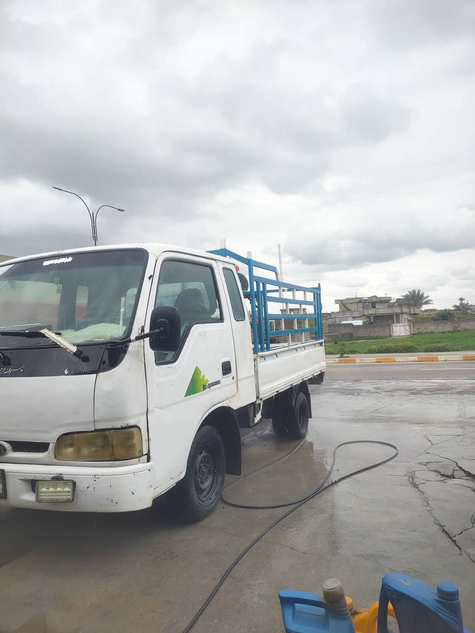 السلام عليكم 
كيه للبيع فونتيره گلاب  ما مسجله الشاصي ماله مشرح شرحتين يعني مو گص تشريح سياره جاهزه محرك گير اكسل شرط 

تايرات طخم جديد كهربائيات شغاله كله سياره جاهزه شغل ومشي وين ماتريد السعر 26 وبيه مجال 

المكان الشرقاط الخضرانيه 

للستفسار 

***********

***********

وكل الهلا بل شرايه
