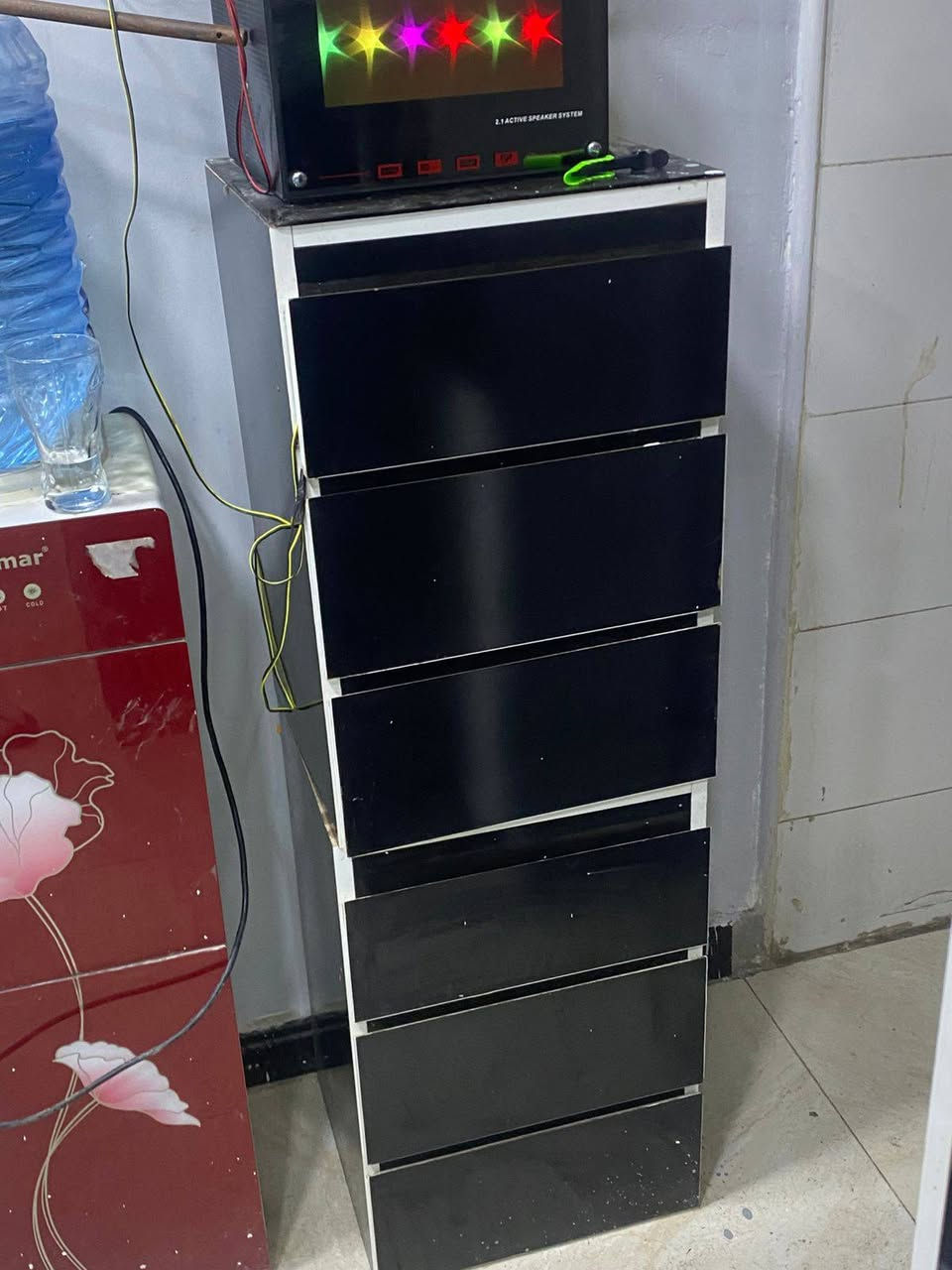 السلام عليكم غراض حلاقه للبيع نظيفات جدا للاستفسار ***********
