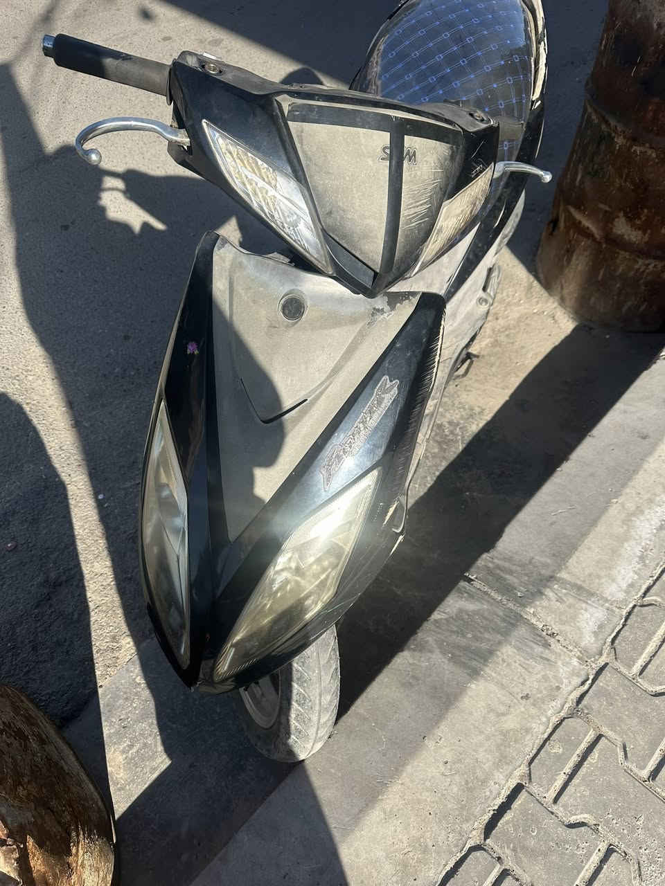 سلام عليكم دراجه سيام اكلفك من كلشي مكنيه سرقه من كلشي كهربائيته شغاله دراجه عمليه مصالي اهواي ماخذ من رمبه معرض بل حريه إذا تريد اخذك عليه البيع او مرواس سعر 650 ***********
