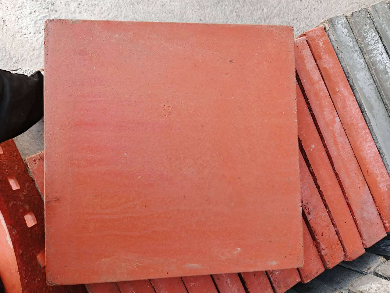 السلام عليكم احبائي الكرام
يتوفر لدينا اشتايكر وارصفه وسواقي
شايكر سطوح 80 × 80 
شتايكر ارضيات 60 × 40 
شتايكر ارضيات 40x40 
شتايكر سمنتي تحت الأرض مال الكهرباء 
رصيف 50x35 
رصيف 50 × 20
رصيف 50x 30.       
رصيف50x13
ساقية 50x35 
ساقية 50x25

العنوان بابل الحي الصناعي خلف معارض السيارات 
رقم الهاتف ***********
***********
#
