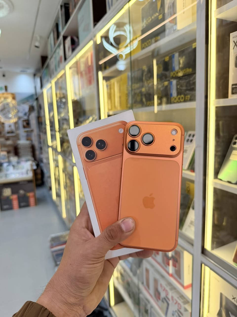 سلام عليكم 
توفر 17 برو ماكس 
دبل شريحه 
مستخدم يوم فقط

17 برو ماكس
256
بطاريه 100
مشحون 22 مره
نظافه 100/100
مركز الزعيم
عنوان بغداد المحموديه 
قرب عطاريه حجي مجيد
***********
***********
بيع نقد وقصط عن طريق ماستر كارد الرافدين

#مركز_الزعيم_بغداد_المحمودية
#المحموديه_شارع_الاطباء
#مركز_الزعيم
@إشارة
