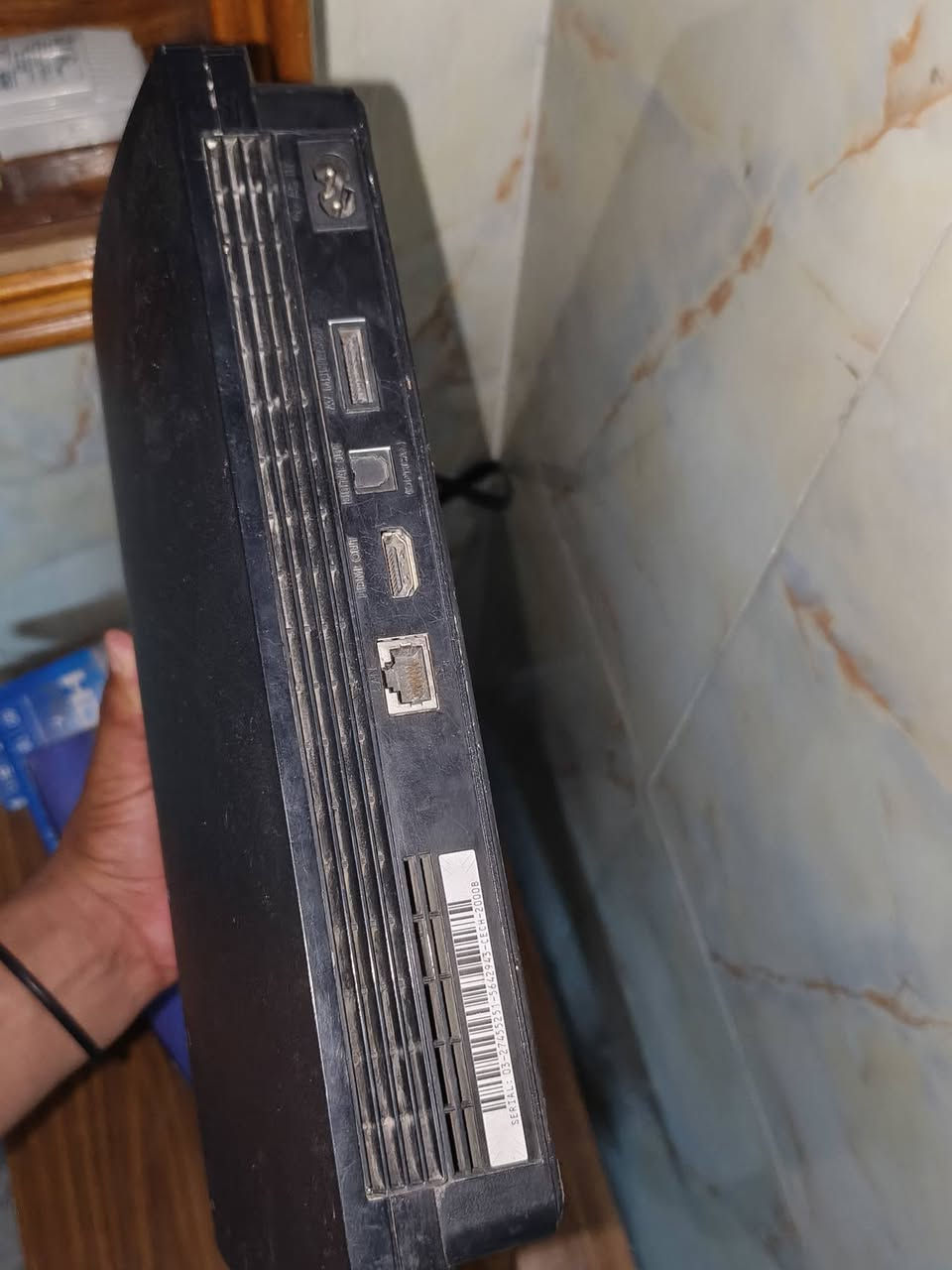 السلام عليكم بلي 3 مهكر للبيع :
بلي مصار فتره من شتريته جديد كامل ملحقات 
جهاز مفتوح الغرض التنضيف فقط ومضمون من كلشي 
بيه العاب وكلشي موضح كدامكم تواصل واتساب فقط شراي يراسل اخوان *********** مكاني بغداد الامين ثانيه

