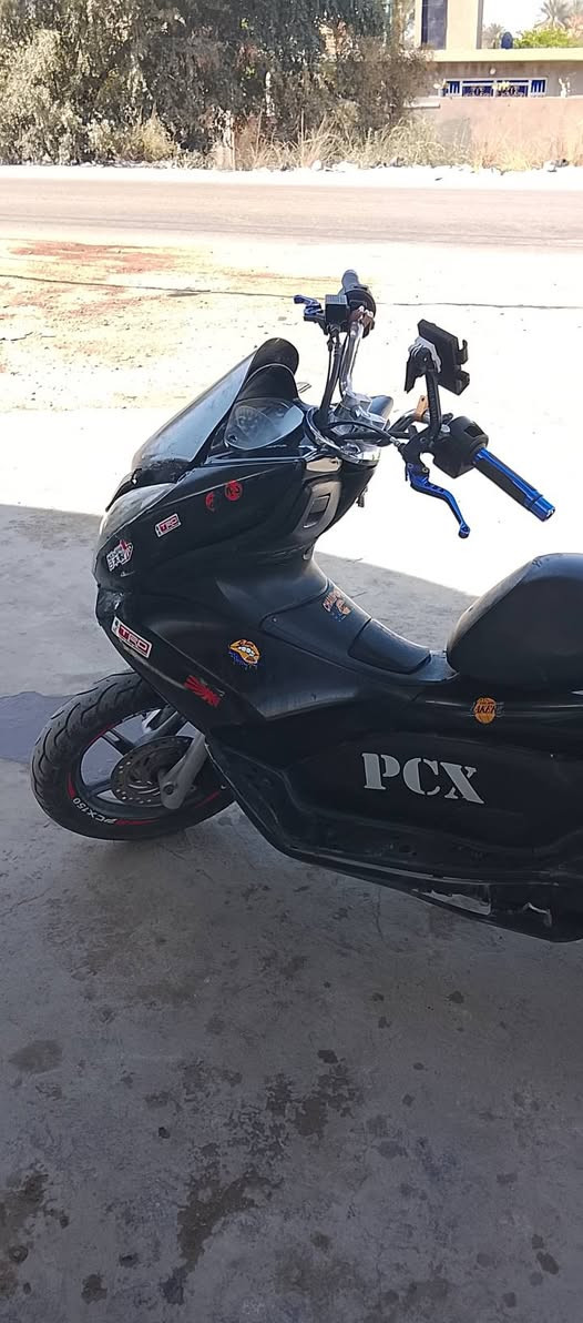 سلام عليكم دراجه PCXجيل اول مكينه 150ccمكينه كفاله خير من الله جيب فيتر وفحص حساس زدحام شغال مكاني جسر ديالى القديم علئ السده قرب العريفيه رقم الهاتف***********السعر مليون وميه وبيه مجال حك الجيه

