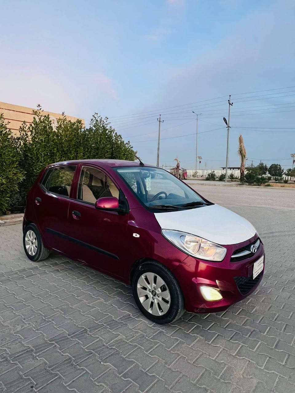 سلام عليكم.  للبيع فقط. i10 هيونداي 2015
بيها صبغ قطعتين فقط جاملغ وبنيد بدون دواخل ابد والباقي مطلوب كفاله عامه رقم بابل مميز بسمي تحويل مباشر.       كير مكينه حداديه تبريد كفاله عامه السعر 60وبيها مجال قليل حك الجيه مكان السياره النجف للستفسار ***********
