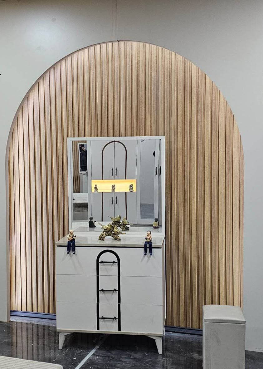 موديل اندريا – 6 قطع مميزة

المحتويات:
- كنتور بقياس 220 سم
- عدد 2 كومدي
- ميز تواليت أنيق
- سرير عادي بقياس 180×200 سم

السعر: فقط 600,000 دينار

التوصيل:
- بغداد: توصيل مجاني
- أطراف بغداد: 20 ألف 
- المحافظات: 75 ألف 

تصميم أنيق – جودة عالية – سعر مناسب Erenler, Sakarya


**إذا كنت صاحب هذا الإعلان وتريد حذفه لأي سبب، رجاءا أرسل رسالة إلى الدعم الفني**