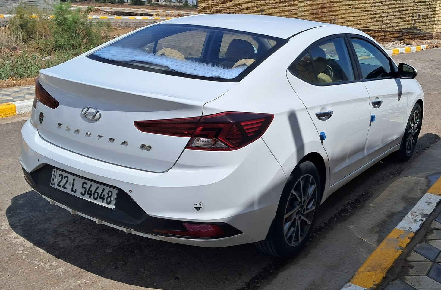 السلام عليكم
النترا 2020 خليجي 
فول مواصفات عدى البصمه
محرك 2000 دوش 
مكفوله كفاله عامه عدى شخط خفيف لايرى 
ماشيه 82 الف حقيقي 
سياره خير من الله 
رقمها اربيل وكاله عامه 
سنويتها تنتهي ب 2030
سعرها 168 وبيها مجال 
***********
