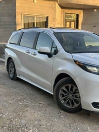 سينا موديل 2025 للبيع مواصفات Xle  حادث جاملغ امامي يسار وبنيد تبديل ب...