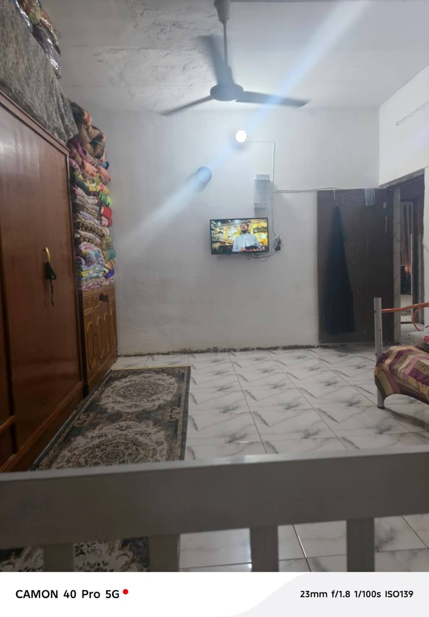 بيت للبيع 200م ركن مكون من ثلاث غرف+هول+ستقبال+مطبخ+صحيات داخلي وخارجي +كراج سيارة+ترك عنوان كوت /حي الجهاد/ مدخل شارع  زنابره/للستفسار التصال علا الرقم/*********** للبيع على مبادرة أو نقد
