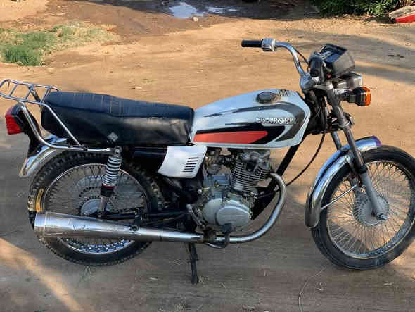 السلام عليكم
نامه كلك 
كامله دبلات كهربائيات شغاله محرك مفتوح ناعم خير من الله مجفته توها ولفات RZ كلجات جدد صالنصه هوندا2011 وياله تايكر بلاد
سعرها 350 وبيها مجال للناس الخيره .
مكان شطره -جسر ال عمار 
***********
