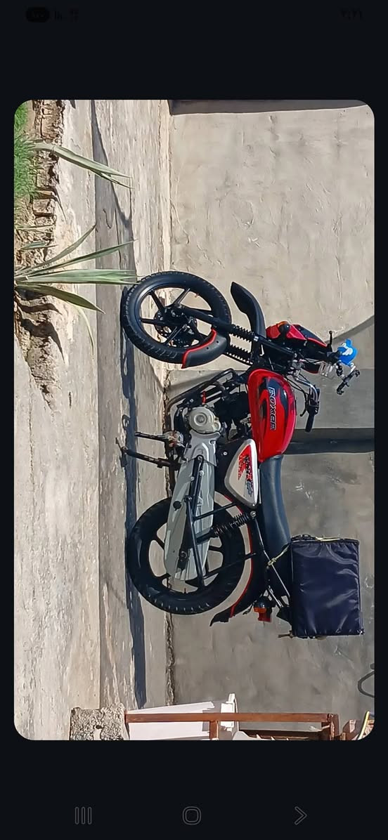 سلام عليكم بوكسر للبيع موديل22 اوراق استنساخ ١٣٠٠ وبيها مجال  الدراجه نضيفه ومابيها نقص مكاني الدوره ***********
