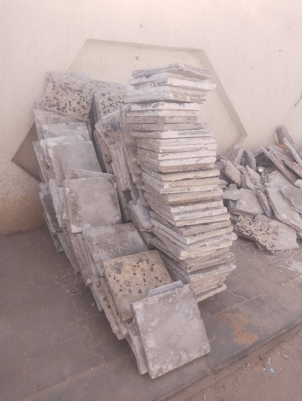 سلام عليكم
يوجد كاشي الي يريده يجي ياخذه وويا ستوته رمل 
تقريبا 180 كاشية 

نجف حي الجمعية


**إذا كنت صاحب هذا الإعلان وتريد حذفه لأي سبب، رجاءا أرسل رسالة إلى الدعم الفني**