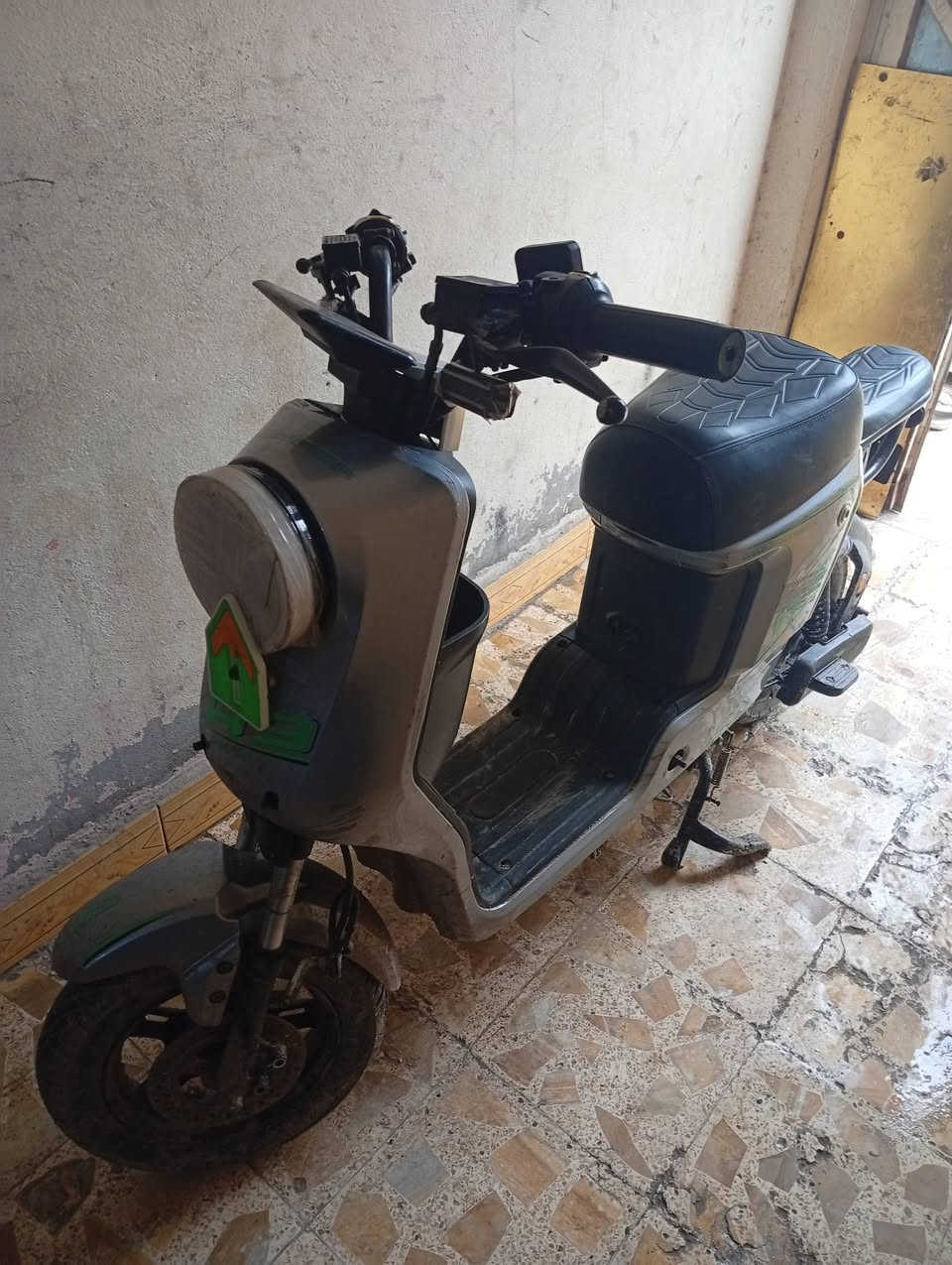 السلام عليكم... شحن R9 بطاريات نضاف دراجه ما ناقصه شي السعر 400 وبيها مجال العنوان بصره ابو الخصيب *********** متواجد واتساب فقط
