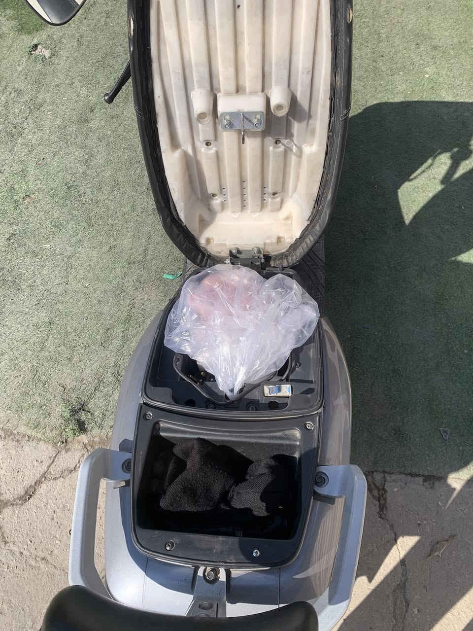 السلام عليكم دراجه شحن للبيع ٦ بطاريات بحاله جيده قفلها ٣٠٠ نظيفه نقصها كيج السرعه ميمشي وماكن السويج مرات يشكل تشتغل بصمه  مكاني شقق زيونه ***********
