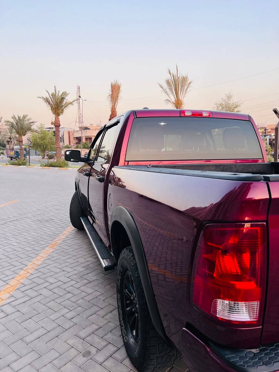 السلام عليكم 
رام كلاسك  موديل ٢٠١٧
رقم أربيل باب طويل بدي قصير 
سياره باسمي حادثها جاملغ وبنيد 
السياره ٨سلندر ٥٧٠٠
للبيع او مراوس
مكاني حي الجهاد 
***********
