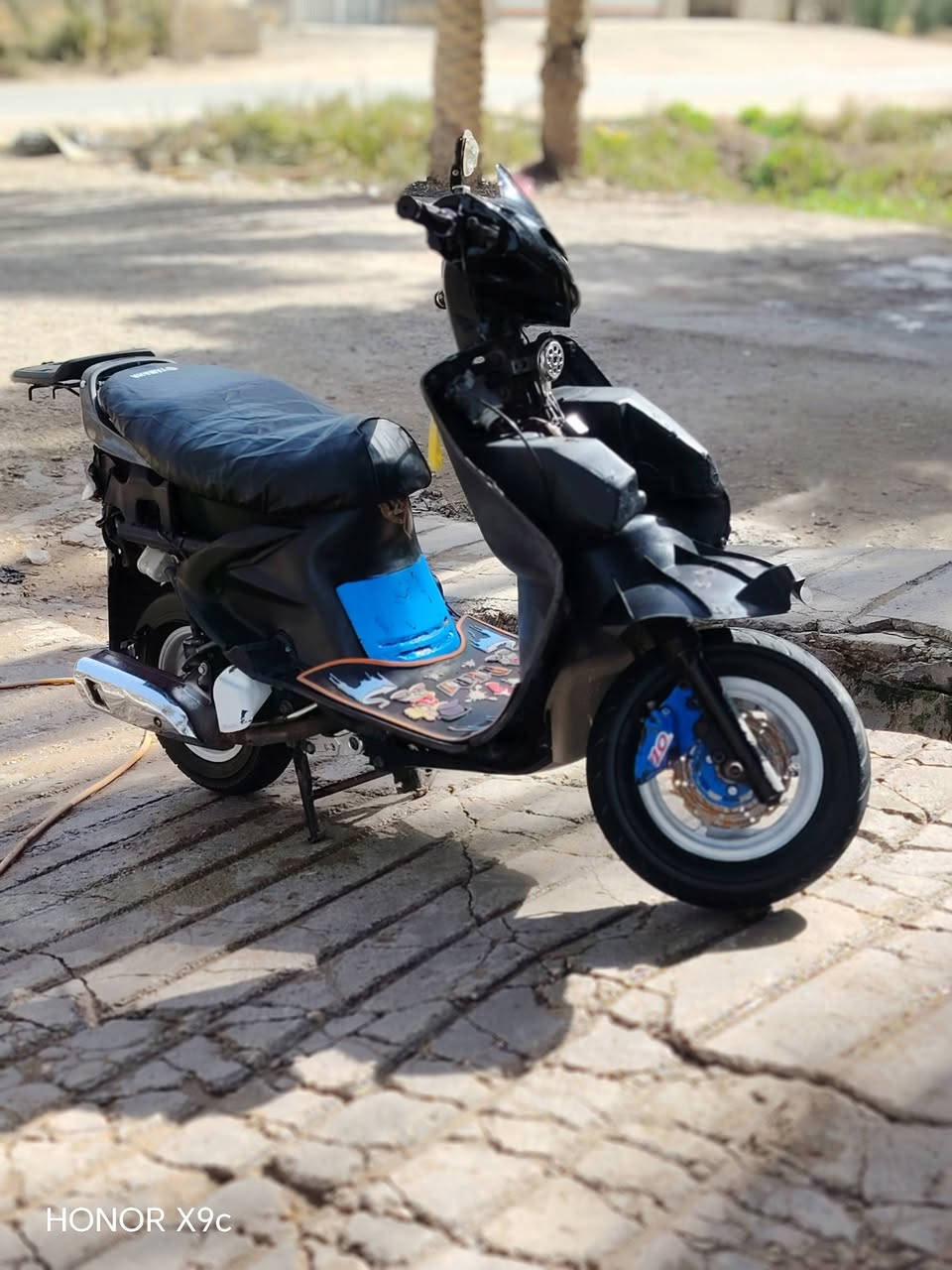 السلام عليكم فراشه فحل للبيع مامفتوحه جاهزه من كلشي عوزه فقط كفر سلف هندر شغالات والكهربائية جاهزه السعر 475وبيه مجال الاستفسار ***********
