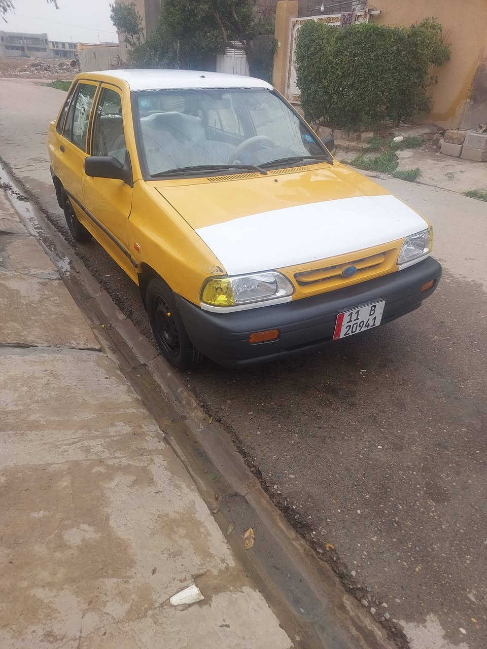 السلام عليكم سايبه 2011 بلاديه وحلوه ونفس ما بالصور جير مكينه خير من الله مقفولاته  سعر 30 وبيها مجال حق الجيه مكاني ديالى الغالبيه***********
