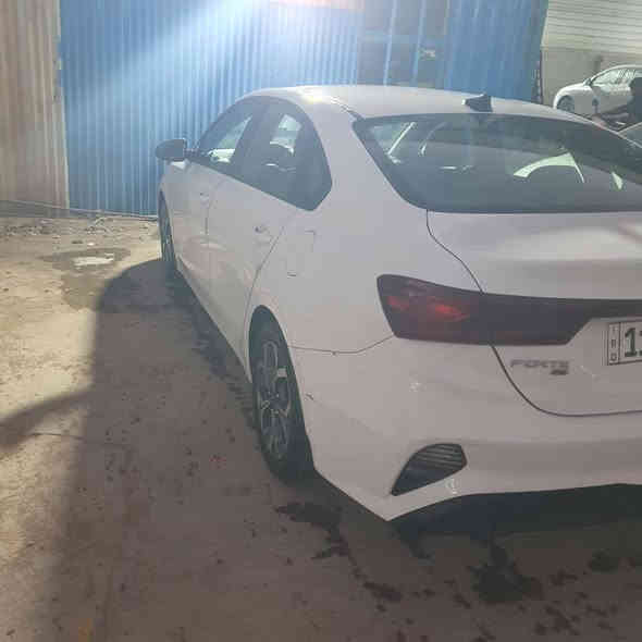 السلام عليكم كيه فورتي 23 نص فول كير مكينه مكفولات ايرباك بس الدركه ليبل واحد بس البنيد مرشوش وبيها بارد بالحافه بالباب ولبنيد السعر 152 $الاتصال ع رقم *********** بي واتساب
