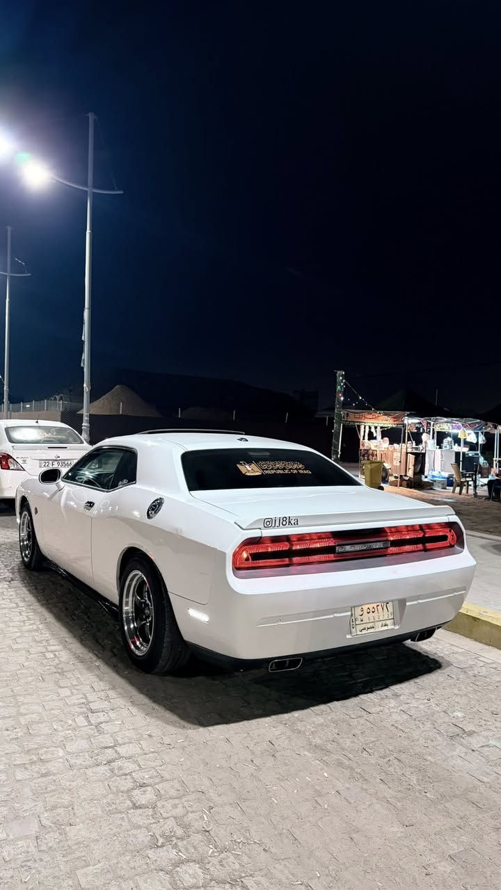 السلام عليكم للبيع جالنجر فول مواصفات 2014 لون ابيض رقم بغداد مشروع وطني راعيها بالبصره ويريد تحويل أسبوع واحد للتحويل فقط سياره طابه تقرير بدون اي عطل كفاله عامه ضربه وصبغ وتبديل وفتح بيها ملاحضات كلش بسيطه بالبدي رصعات مكينه 3600 نشطه وحلوه سياره فول مواصفات فتحه وكشنات حضن تشغيل عن بعد سياره كلش نظيفه وحلوه ونصبتها تخبل ويل ويلد اصلي لايتات زنون السياره بالواقع احلا من الصور تجي وتشوف بعينك مكينه وكير وتبريد وحداديه كفاله السعر 127 وبيها مجال قليل وهذا رقمي *********** مكاني بصره
