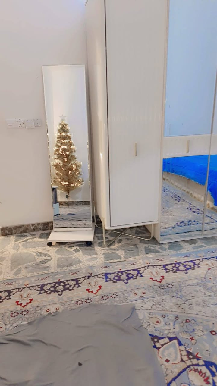 غرفة نوم نضيفةوميزطعام كامل


**إذا كنت صاحب هذا الإعلان وتريد حذفه لأي سبب، رجاءا أرسل رسالة إلى الدعم الفني**