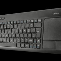 لوحة مفاتيح أنيقة بتصميم عملي، مزودة بلوحة لمس (Touchpad) مدمجة لتجربة...