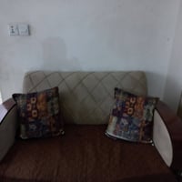 كنب • بغداد • قابل تفاوض