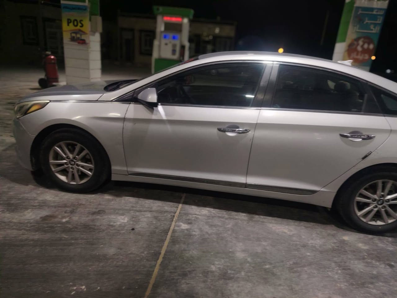 السلام عليكم سوناتا وارد امريكي 2015 بسمي شخصيآ ضرر بنيد أمبدل أصلي وشويه من الجاملخ 
الأمامي بي صبغ قليل والباقي كفاله سياره جاهزه من مكينه وكير وتبريد ثلج الأستفسار على هذا الرقم *********** السعر 112وبيه مجال
