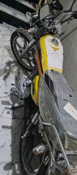 ماطورك جني خمس كير شرط نضيف مكاني قرب شقق الغاز
سعره 300بي مجال***********
