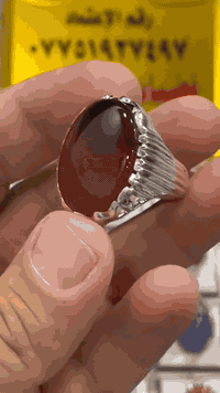 تحفة نادره من العقيق اليماني الطبيعي الأحمر المزعفر بصياغة البحرين الثقيله حجم الحجر ٣ سانتيم الاربع مقاس الخاتم ٢٤ يوجد توصيل لجميع محافظات العراق ***********استفسار أو اتصال واتساب
