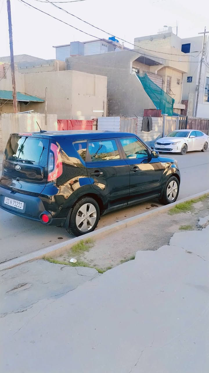 السلام عليكم
عندي كيا صول ٢٠١٦ وارد  حادثها بنيد فقط امبدل السيارة حلوه وعلى ايدي تحكم جهتين شاشه صغيرةة
كير محرك تبريد كله مكفول َ محرك ١٦٠٠gdi ماشية ٩٣الف رقم بغداد الانكليزي بأسمي مكاني بغداد الشرطة الخامسة عارضها ب١٠٥  رقم الموبايل ***********
