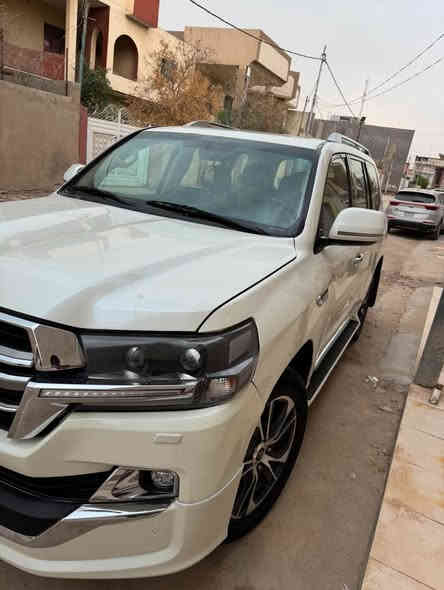 السلام عليكم اخوان للبيع 
لاندكروز 2020 
مواصفات ساز معروفه 
من شاشات ودواخل جلد وحساسات فول السياره 
السياره بيه حادث بجم بس ما متاذي وبيه كم قطعه صبغ ابيعه صبخ عام 
السياره رايده 410$ (اربع دفاتر وعشر اوراق ) 
مكانه بغداد وبالحله ايضا 
*********** 
وبيه مجال للي يشتري ❤️ بغداد
