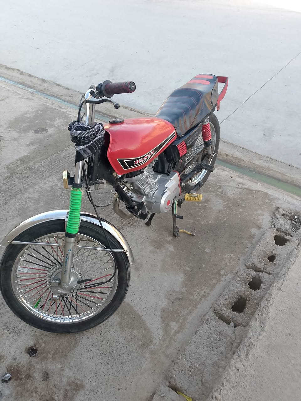 السلام عليكم دراجه البيع موديل 21 مافتوحه بس ولفات السعر 350 وبي مجال لا صرف وآله بخار مكاني كركوك فيلق هاذه رقمي ***********
