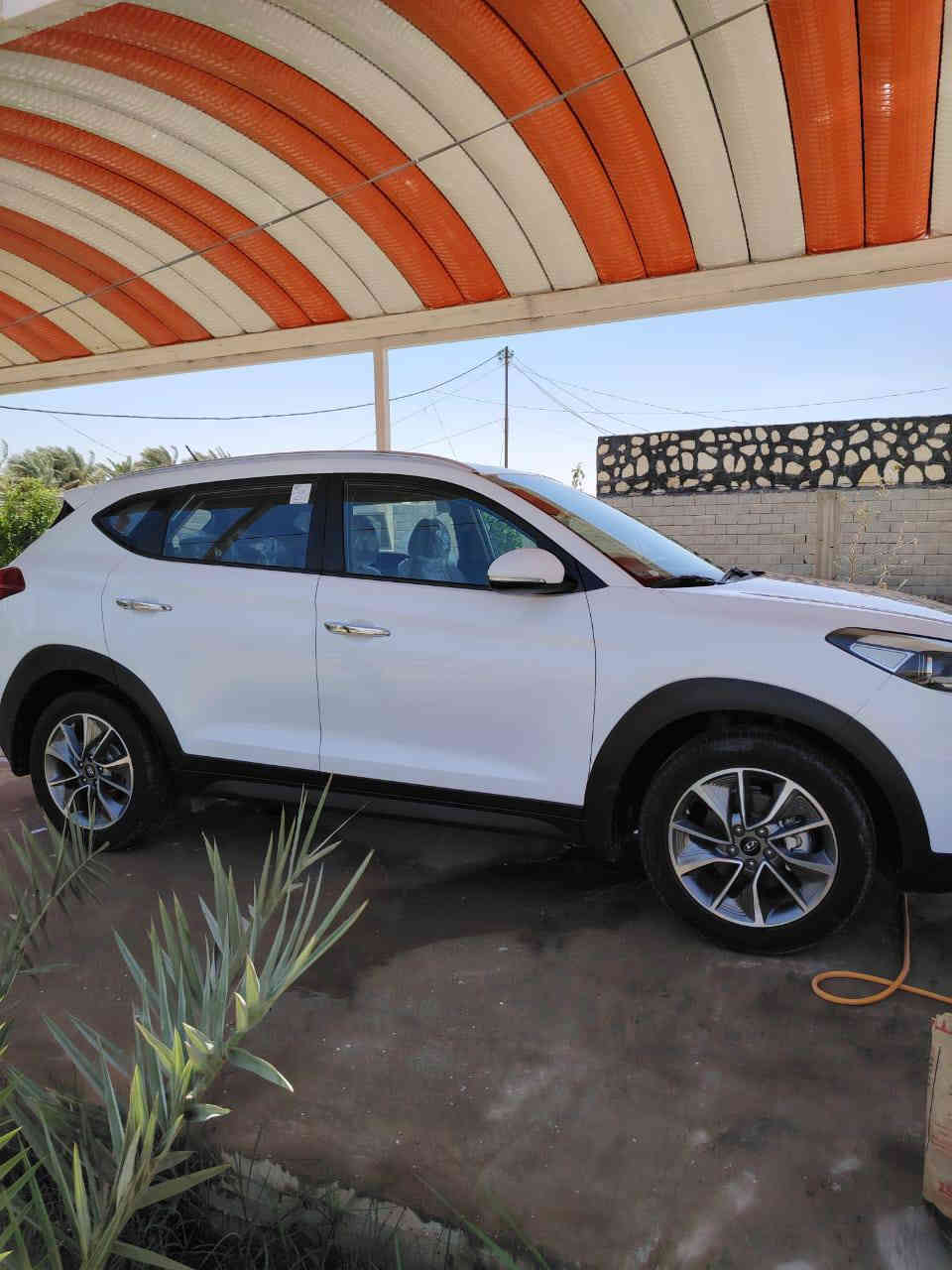 السلام عليكم
توسان للبيع ٢٠١٨ رقم اربيل تريد وكاله تريد مداور 
ماشيه ١٤٥ الف 
سيارة نظيفه جاهزه حداديه كير محرك 
مكانها بابل الكفل 
رايدها ١٨٥ وبيها مجال قليل 
للاستفسار ***********
