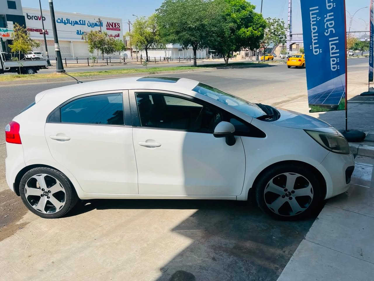 🚗 للبيع – كيا ريو خليجي 2013 (فل كامل – أعلى مواصفات) 🚗
✅ موديل 2013 – خليجي
✅ محرك 1.6 لتر
✅ رقم أربيل
✅ السنوية مجددة لغاية 2028
✅ ممشى 156 ألف كم فقط
✅ فتحة سقف (سلايد سقفية)
✅ شاشة + كاميرا خلفية
✅ تحكم بالستيرن 
✅ جام كهربائي
✅ قفل مركزي
✅ السيارة جاهزة من كل النواحي ولا تحتاج أي مصروف
اخوان اني مكلف بلنشر مااجاوب تعليقات📞للاستفسار والتفاصيل أكثر:***********
