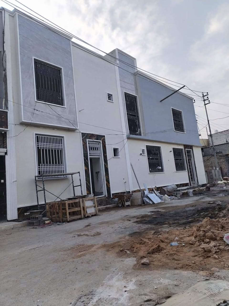 عمل واجهات بانسب الاسعار
تطبيك فوم وطلس 
تطبيك حجر بكافت انواعه 
تطبيك سيراميك بورسلين 
صبغ اجود انواع الصبغ  ***********
