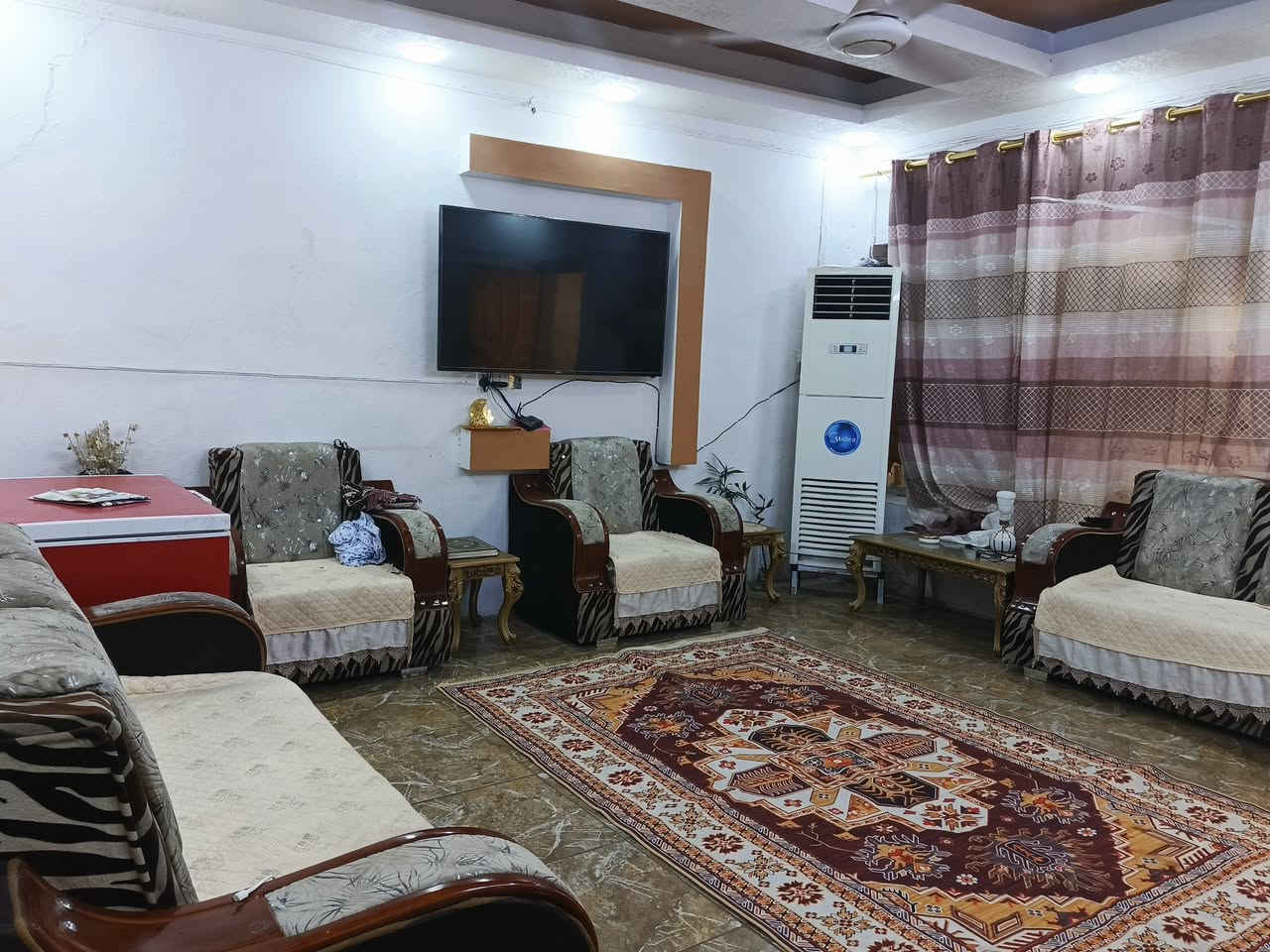 دار للبيع مع الأثاث 🤍🏡
المدائن / مجاور التسجيل العقاري
المساحة ١٢٥ م ، طابو صرف مع كافة الخدمات، يحتوي على ٣ غرف نوم و صحيات و كرفان في الطابق الثاني بمساحة ٤×٥ ، السعر ١٥٠ و بي مجال.
للتواصل : ***********
