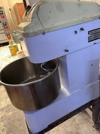 عجانة تركي نصف كيس للبيع  نظيفة جدا السعر 600الف للاستفسار الاتصال 077...