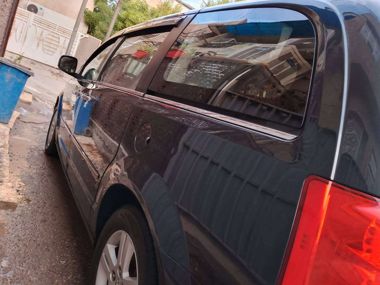 السلام عليكم دوج كرفان مديل 2013حادثهة جاملغ وبنيد
بدون لغود لون رصاصي رمادي 
مواصفات سياره 1/1
تحكم ستيرن 4جهات 
كشنات بلع 
كشنات حراري
ابواب سلايت كهربأ
3قطع تبريد
صندوق كهربأ
تشغيل عن بعد 
فرس سقفي
شاشه لمس
كامره خلفيه 
لايتات عالي ناصي زنون 
6 قطع جام كهربأ
بردات بلاديه 
حساس ستيرن 
حساس سكليتر 
حساس بريك 
ستيرن تتفأ
الاستفسار ***********
مكان شعب حي أور الشعب 
السعر 150
