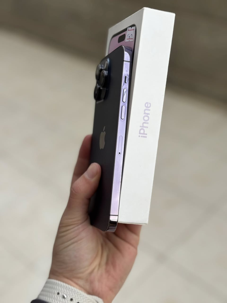 14 برو ماكس شرق اوسط ضمان ماستر
ذاكرة 256 
بطارية 90
نظافة الجهاز 100%
كامل ملحقاته 
لمعرفة السعر الاتصال واتساب 

*********** ☎️☎️☎️
