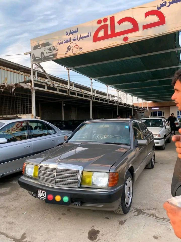 سلام عليكم اخوان مارسداس رقم نينوى ألماني مصطره كابو بانزين
حجم ١٩٠
محرك ٤سلنداى اصلي 
سلايت 
موديل ١٩٩٢
قفل مركزي 
كير ٥نمر 
تتفيه شغال 
اريل كهربيه شغال
ليتات زينو 
كير محرك تخم حداديه كهربيت دريم شفتات اكسن كل شراط 
مصبوغ جمالي صباغ دراجه اولا 
سيار على وضعيته جديد 
مكان سيار موصل 
سعر ٥٠ أو بيه مجال 
م***********
وت ***********
