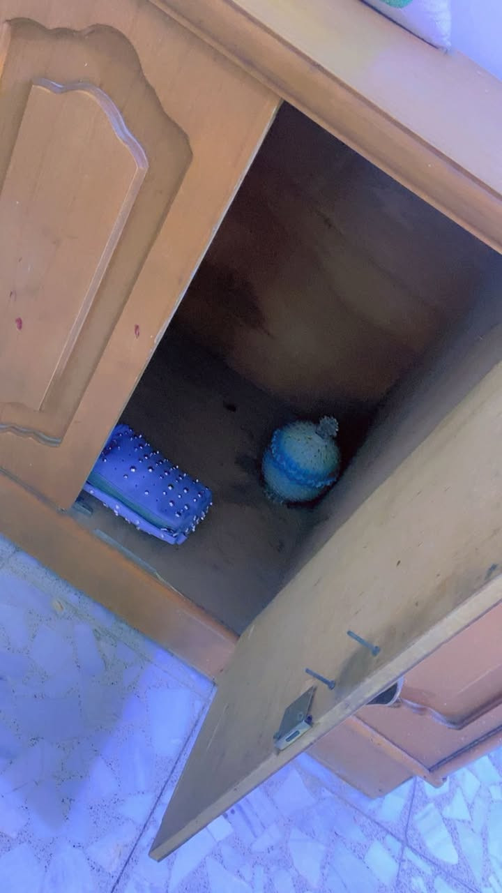 بوفيه نضيفه بسعر ١٥٠ وبيها مجال


**إذا كنت صاحب هذا الإعلان وتريد حذفه لأي سبب، رجاءا أرسل رسالة إلى الدعم الفني**
