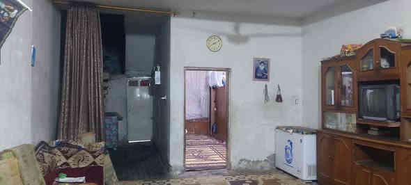 السلام عليكم توفر عندي بيت طابو زراعي سند25 مساحة البيت 115متر /جبهه--5سم-25 --/نزال ---23/ طابق واحد الرادله شويه ترتيب  كامله كل الخدمات مي مجاري كهرباء تبليط عرض الفرع11متر التبليط 8 امتار  موقع البيت البلديات الضباط خلف الصحفيين قرب مدرسه زين القوس منطقه حي الامير للاستفسار اكثر الاتصال *********** /للتاكيد سند وكاله موجودات على طابو الخلاني والسعر 82  وبي مجال
